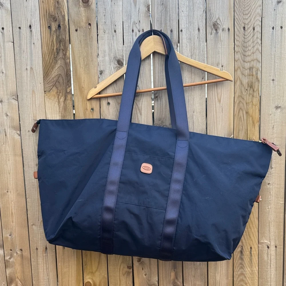 Bric’s blue duffel bag